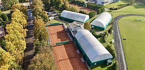 Korty w Szczecinek poczekają na wykonawcę