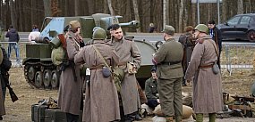 Tłumy przy bunkrze i żywa lekcja historii.