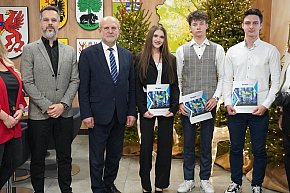 Nagrody i stypendia Powiatu Szczecineckiego rozdane- zobacz listę-9374