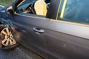 Wyprzedzał ciężarówkę na podwójnej ciągłej-9381