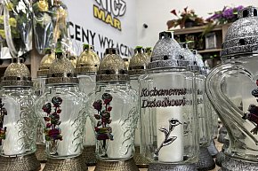 Znicze i wiązanki na Dzień Babci i Dziadka-9447