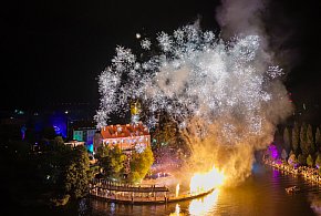 Światło, dym, muzyka i tysiące mieszkańców. Festiwal Światła zachwycił-49253