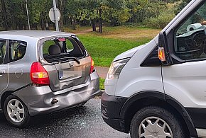 Busem w hondę na Trzesieckiej. Popołudniowa kolizja-49783