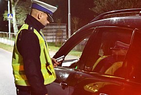 Inni dmuchali on "mrugnął"... do nieoznakowanego radiowozu-50261