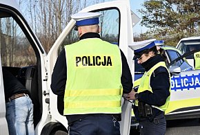 Zatrzymane dowody i lawety. Poranna akcja drogówki-50525