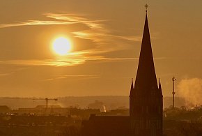 Elewacja, witraże, zakrystia. Kolejny etap prac w dużym kościele-50726