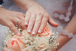 40 tys. zł za ślub i dziecko. PiS chce zachęcać do małżeństw i rodzicielstwa-50899