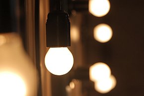 Rachunki za prąd pójdą w dół. Rząd usuwa opłatę doliczaną od lat-50995