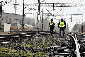 Wzmożone patrole policji przy torach w Szczecinku. O co chodzi?-51261