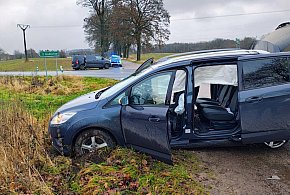Zderzenie dwóch samochodów na DW171.-51282