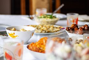 Polacy znów sięgną głębiej do kieszeni. Tyle wydają na świąteczne jedzenie-51424