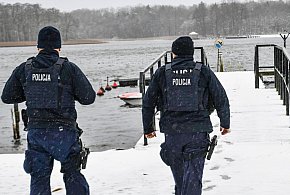 Zamarznięte jeziora kuszą. Konsekwencje mogą być tragiczne-51850