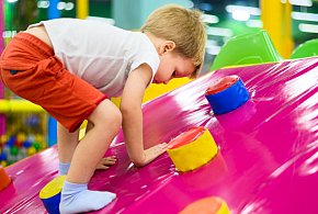 Zostawiasz dziecko w sali zabaw? Urząd wykrył poważne uchybienia-52148