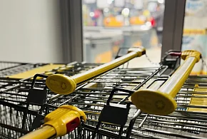 Do której sklepy w Wielką Sobotę? Tak pracują Biedronka, Lidl, Dino...