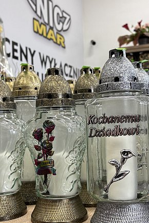Znicze i wiązanki na Dzień Babci i Dziadka-9447