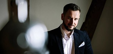 Już dziś premiera „W potrzasku”. Nowa powieść Piotra Rozmusa-50133