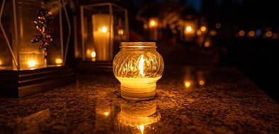 Kościół 2 listopada obchodzi Dzień Zaduszny-50362