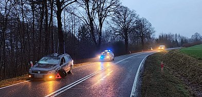 O włos od tragedii! Wyprzedzał ciężarówkę na podwójnej ciągłej-51309