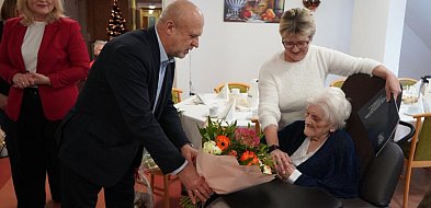 Wyjątkowy jubileusz w DPS. Mieszkanka placówki skończyła 100 la-51444