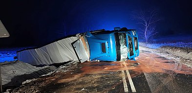 DK11 zablokowana! Przewrócona ciężarówka, ruch wstrzymany, objazdy.