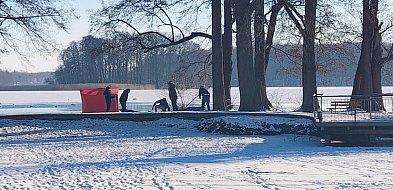 Tragiczny finał poszukiwań. Z jeziora wyłowiono ciało kobiety