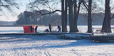 Tragiczny finał poszukiwań. Z jeziora wyłowiono ciało kobiety