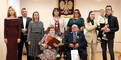 Medale od Prezydenta RP za pół wieku małżeństwa.