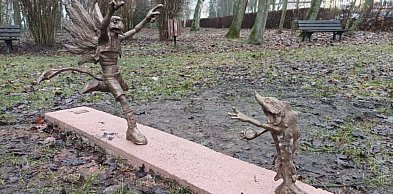 Znowu zniszczone. Kolejna rzeźba gryfa i jesiotra uszkodzona