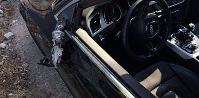 Niebezpiecznie na DK25. Zderzył się z dwoma samochodami i uciekł