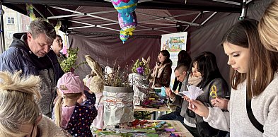 Słońce, żurek i tłumy pod ratuszem. Wielkanocny piknik trafił w punkt
