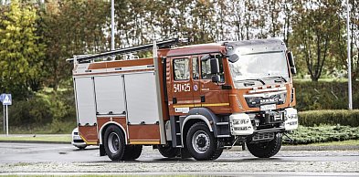 Poranny pożar na terenie Krono. Strażacy ruszyli do akcji