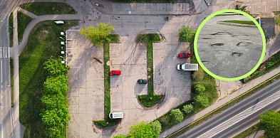 Parking przy targowisku w kiepskim stanie. Ratusz zapowiada naprawy