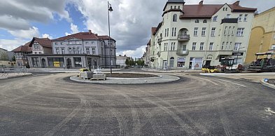 Nowe rondo już z asfaltem. Wkrótce koniec objazdów w centrum Szczecinka