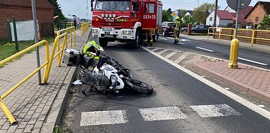 Groźny wypadek nad ranem. Motocyklista trafił do szpitala