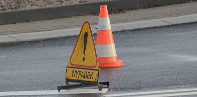 Auto rozbiło się na drzewie. Wszystko zaczęło się kilka sekund wcześniej
