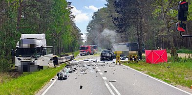 Tragiczny wypadek pod Czarnem. Nie żyje jedna osoba.
