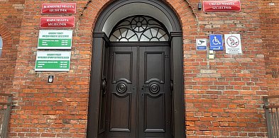 Nowe – a jednak historyczne. Do ratusza znów wchodzimy głównymi drzwiami-49977