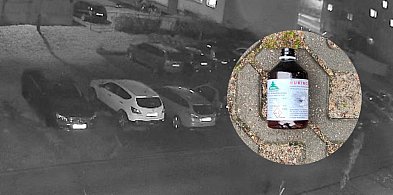 Oblał samochód śmierdzącą substancją. Monitoring nagrał sprawcę [WIDEO]-50618