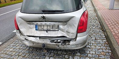 Bemką w Peugeota na DK20. Popołudniowa kolizja w Drzonowie-50753