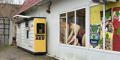 Pojawił się na paczkomacie w Parsęcku. Od razu zwrócił uwagę mieszkańców-50762