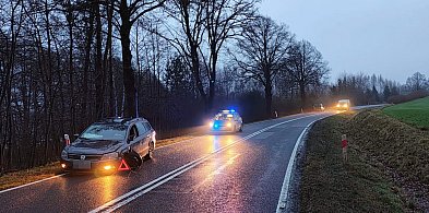 O włos od tragedii! Wyprzedzał ciężarówkę na podwójnej ciągłej-51309