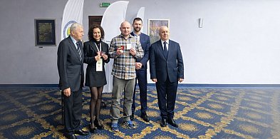 Szkolenie i ważna nagroda. Sukces trenerów  UKS Victoria-51525