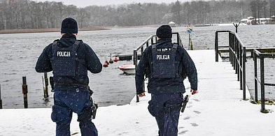 Zamarznięte jeziora kuszą. Konsekwencje mogą być tragiczne-51850