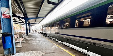 Oblodzenie sieci trakcyjnej. Opóźnione i odwołane pociągi