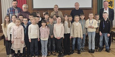 Szacunek i podziękowania dla dzieci z SP7. Pomogły ptactwu przetrwać zimę