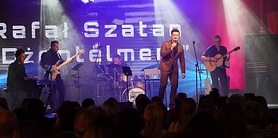 Muzyczny prezent dla pań. Rafał Szatan oczarował publiczność