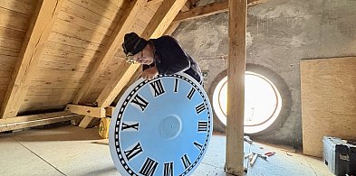 Zegar wrócił na dworzec po 50 latach. Symboliczny finał remontu budynku