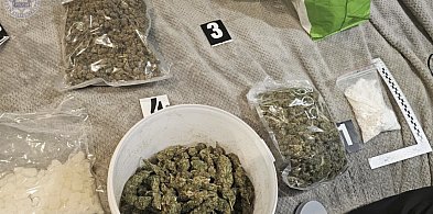 Nalot w Szczecinku. Policja przejęła 7 kg narkotyków i zatrzymała 22-latka