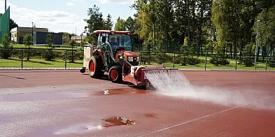 Sportowcy zyskają odświeżony obiekt. Trwa modernizacja bieżni na Świątkach -49709