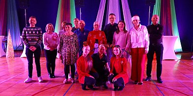 Zatańczyli by okazać wsparcie chorej dziewczynce.-51219